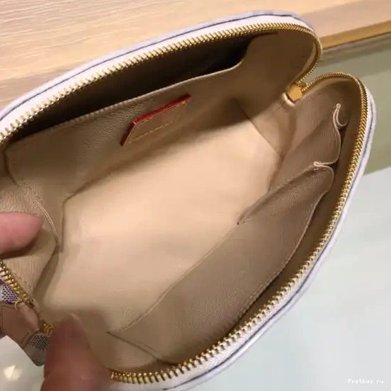 First bag ru LOUIS VUITTON GM COSMETIC POUCH 0519